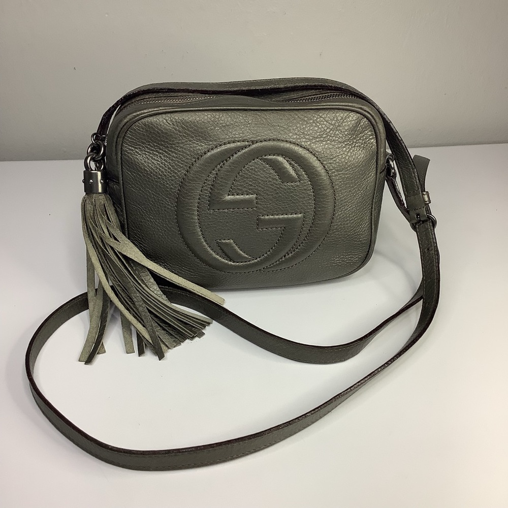 🛍Gucci Calfskin Small Soho Disco Bag Metallic Pewter